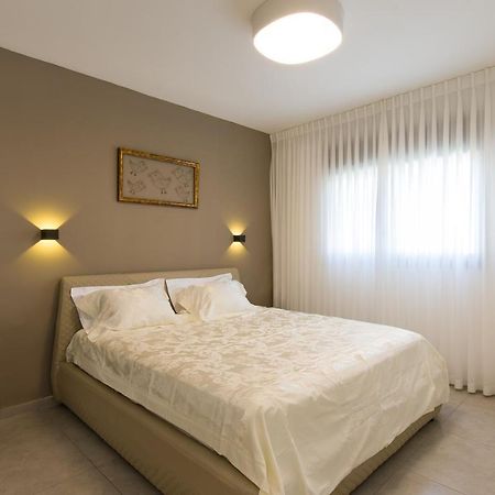 Maorissimo Boutique Apartment Akkon Exterior foto